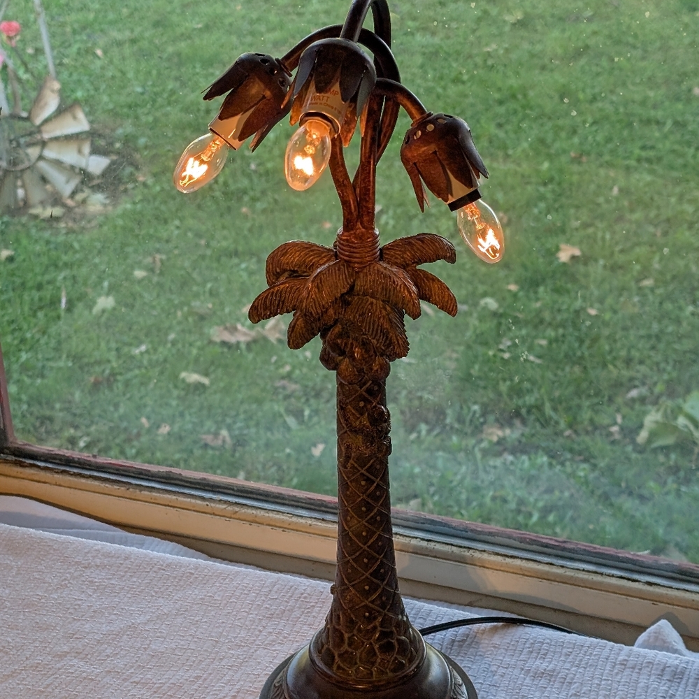 Eccentric Vintage Palm Tree Table Lamp